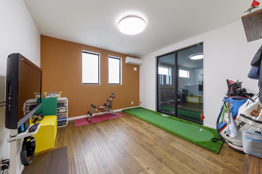 究極のラグジュアリーを追求したガレージ付きの平屋